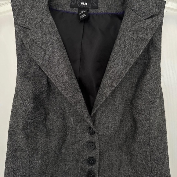 H&M Dark Gray Wool Blend Vest Size 8 (Fits like a 6) PRE-OWNED - Picture 2 of 8